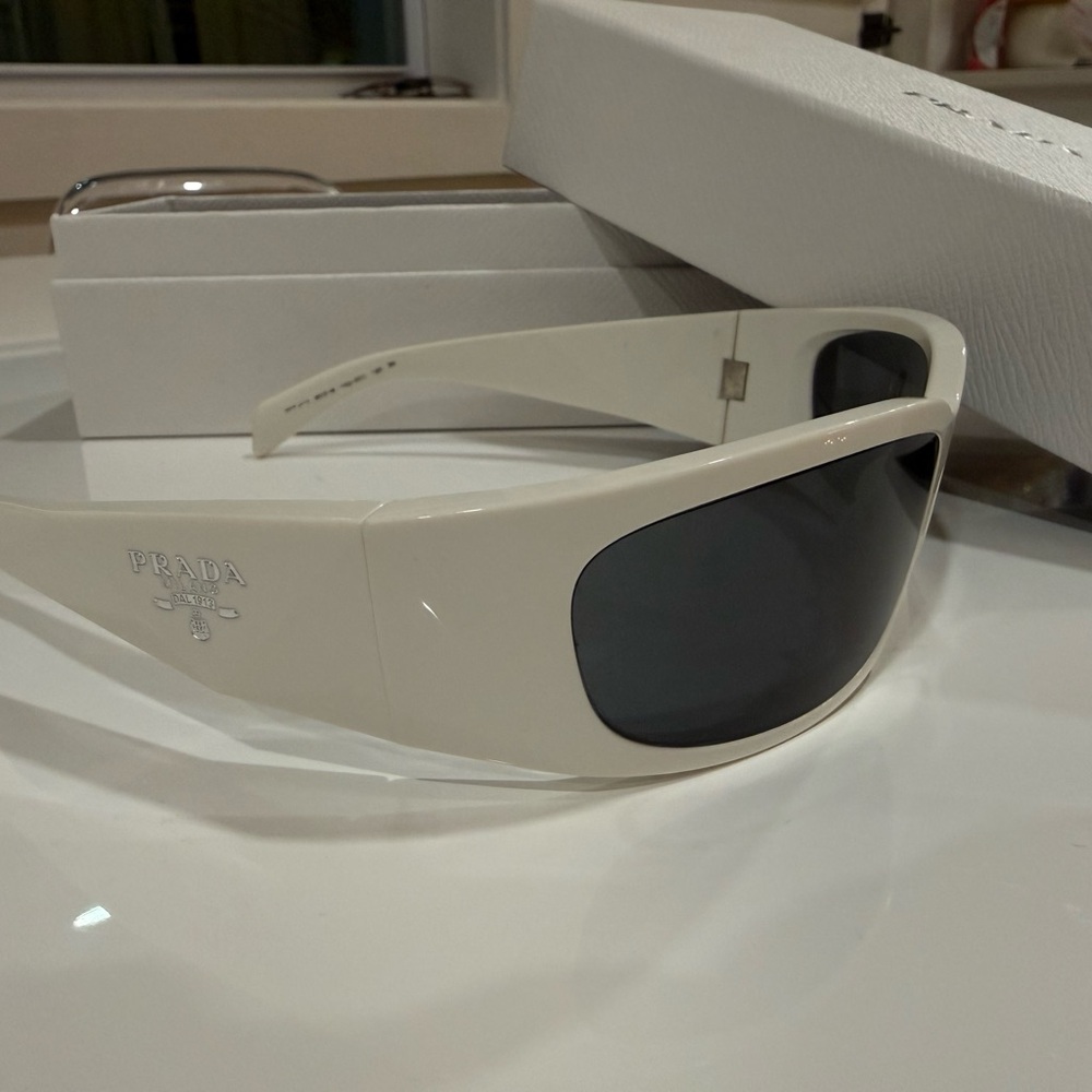Prada Cream VR Glasses
